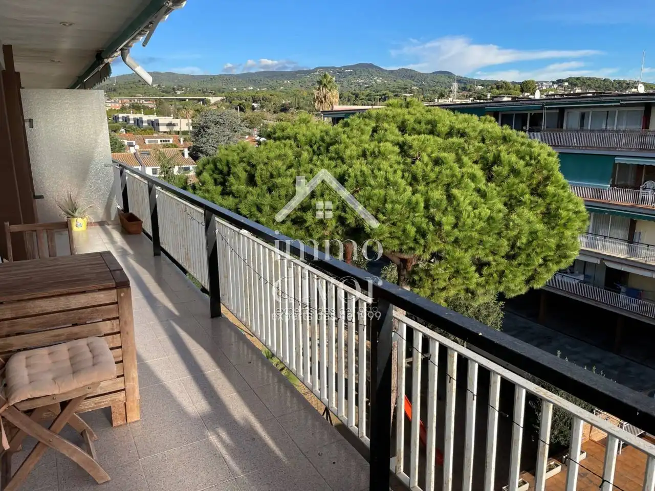 Vista exterior de Piso en venta en Sant Andreu de Llavaneres con Parquet, Terraza y Amueblado