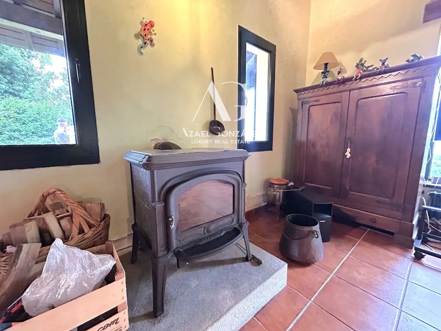 Sala d'estar de Casa o xalet en venda en Entrambasaguas amb Calefacció, Jardí privat i Traster