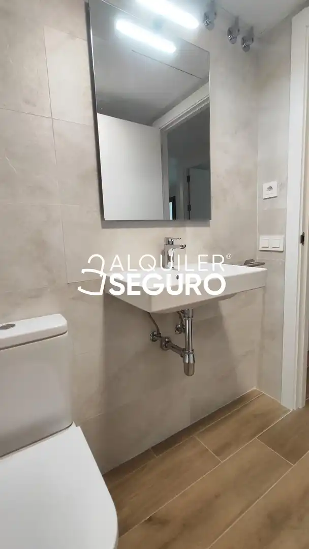 Bathroom of Flat for rent in Simat de la Valldigna  with Air Conditioner, Heating and Terrace