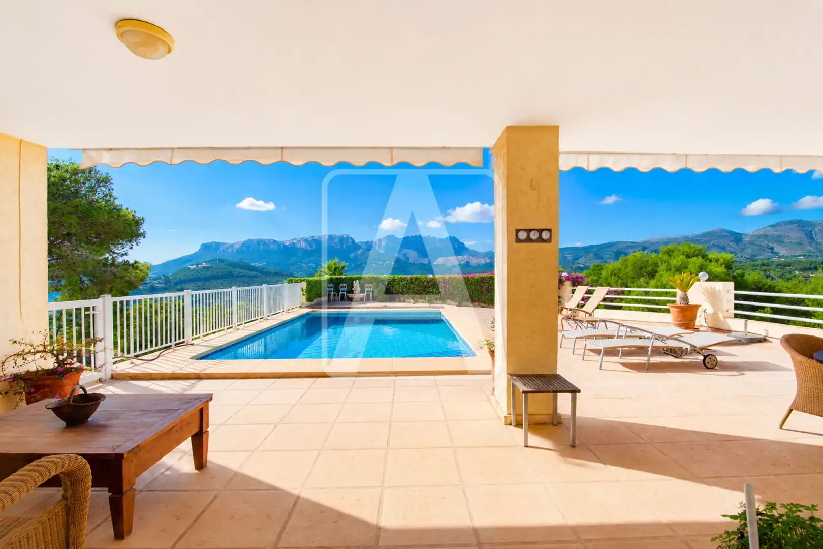 Terrace of Houses for sale in Calpe / Calp  with Air Conditioner, Heating and Private garden
