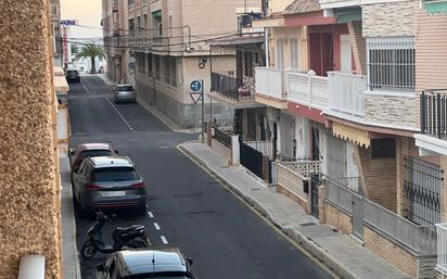 Vista exterior de Pis en venda en San Pedro del Pinatar amb Terrassa i Balcó