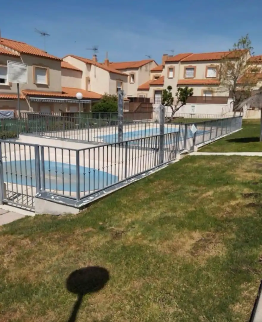 Adossat amb piscina en venda a Horcajo de Santiago, imagen 4