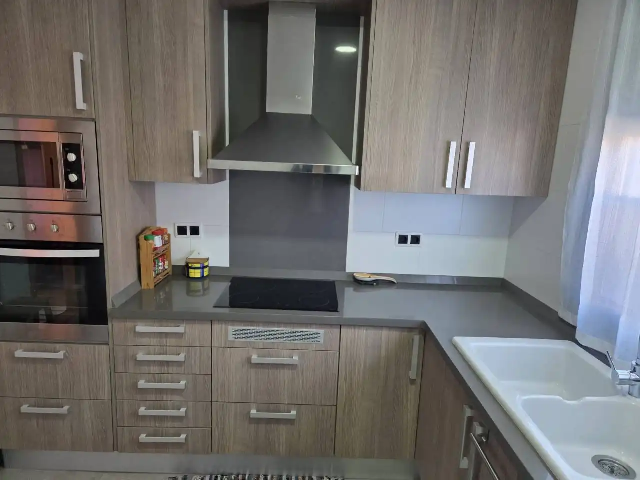 Cocina de Casa o chalet en venta en Cunit con Aire acondicionado, Calefacción y Jardín privado