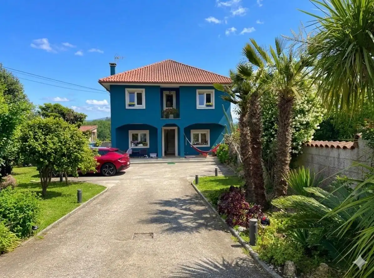 Exterior view of Houses for sale in Boiro  with Air Conditioner, Heating and Private garden