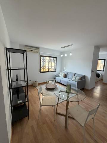 Apartamento en Alquiler en Pueblo