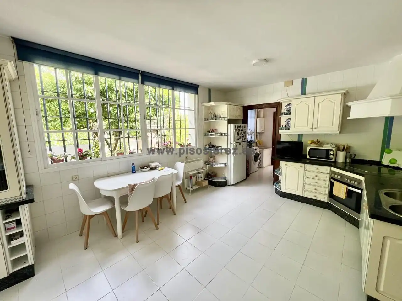 Kitchen of Houses for sale in Jerez de la Frontera