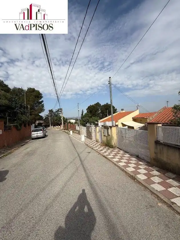 Vista exterior de Casa o xalet en venda en Gelida amb Jardí privat i Terrassa