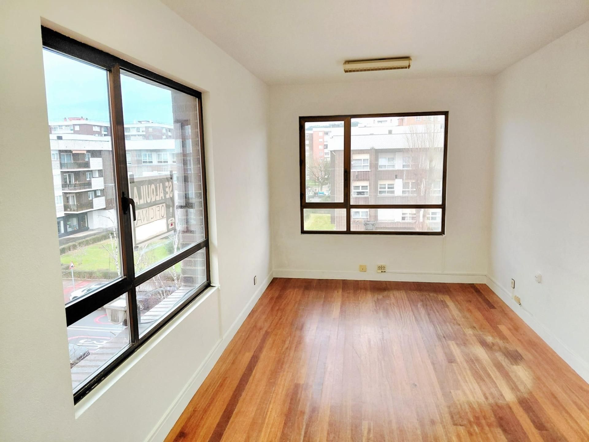 Bedroom of Office to rent in Getxo 