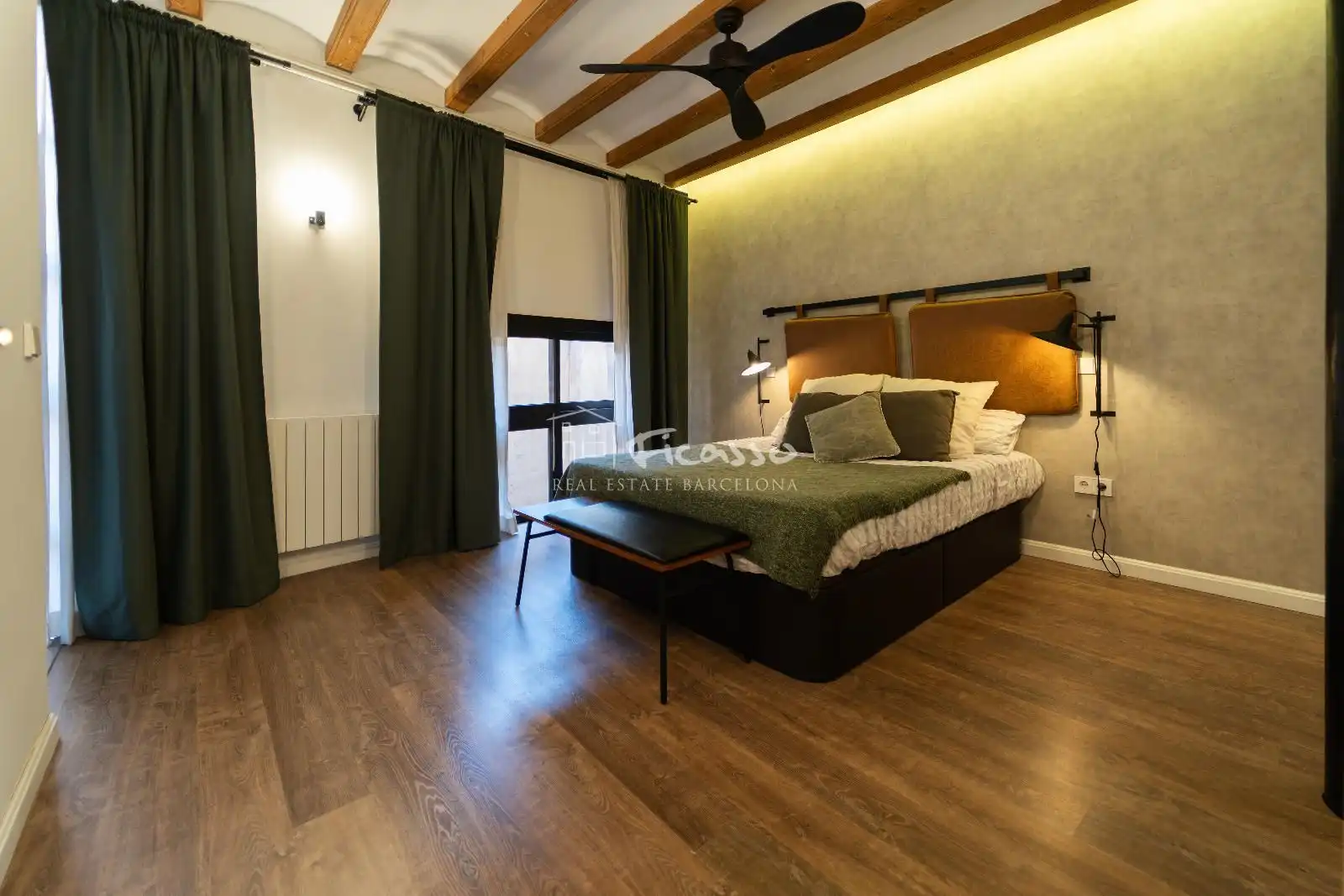 Dormitori de Dúplex de lloguer en Barcelona amb Aire condicionat, Calefacció i Terrassa