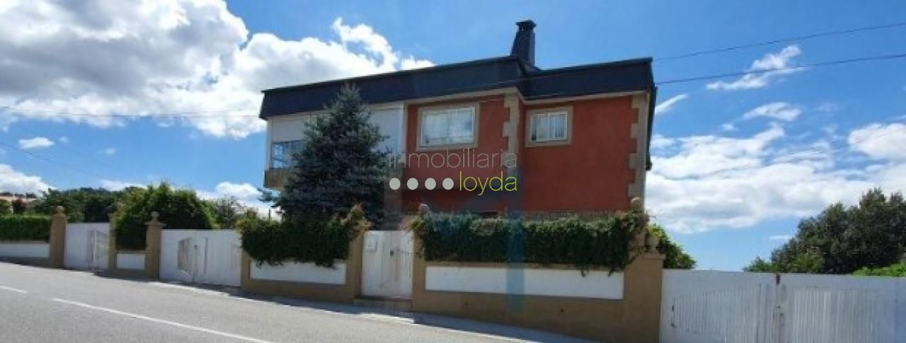 Exterior view of House or chalet for sale in Vigo   with Private garden, Parquet flooring and Terrace
