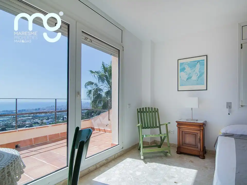 Habitación de Casa o chalet en venta en Tiana con Aire acondicionado, Calefacción y Jardín privado