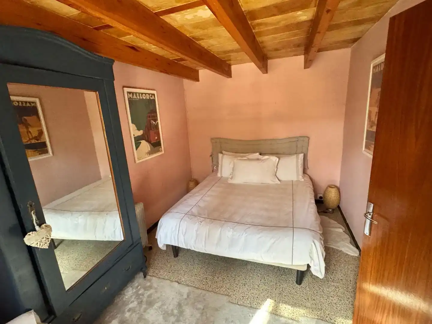 Dormitori de Finca rústica de lloguer en Algaida amb Jardí privat, Piscina i Moblat