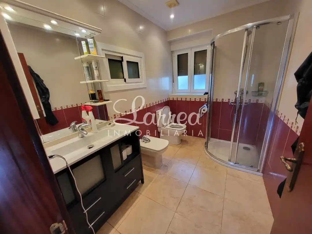Baño de Casa o chalet en venta en Galdakao con Terraza y Trastero