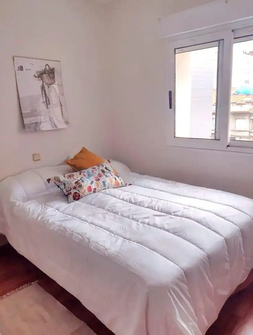 Habitación de Piso de alquiler en Gijón  con Amueblado