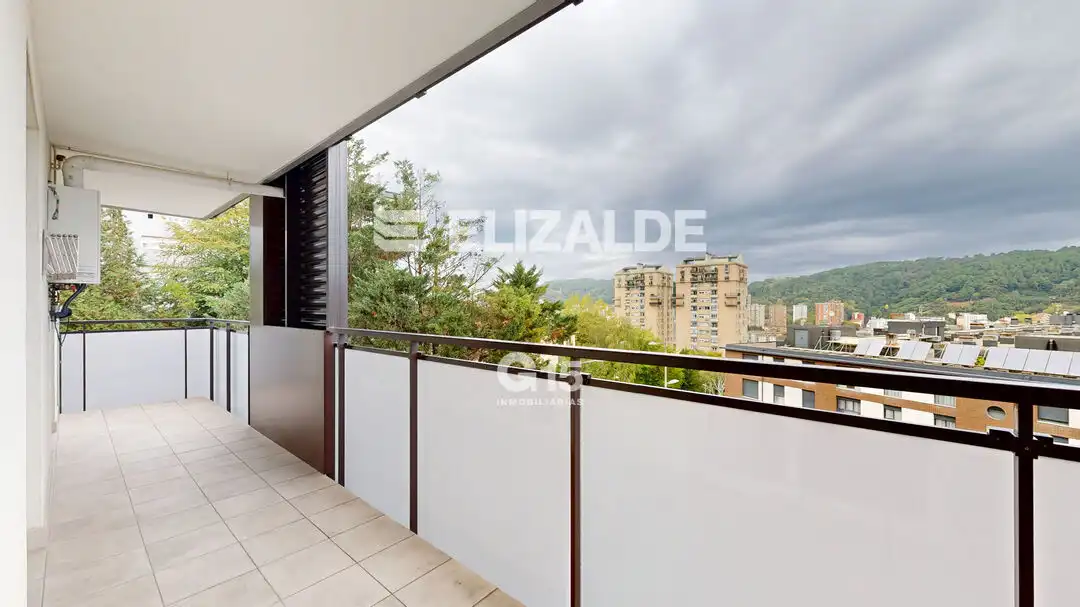 Piso con terraza en venta en Txapinene Kalea, imagen 7