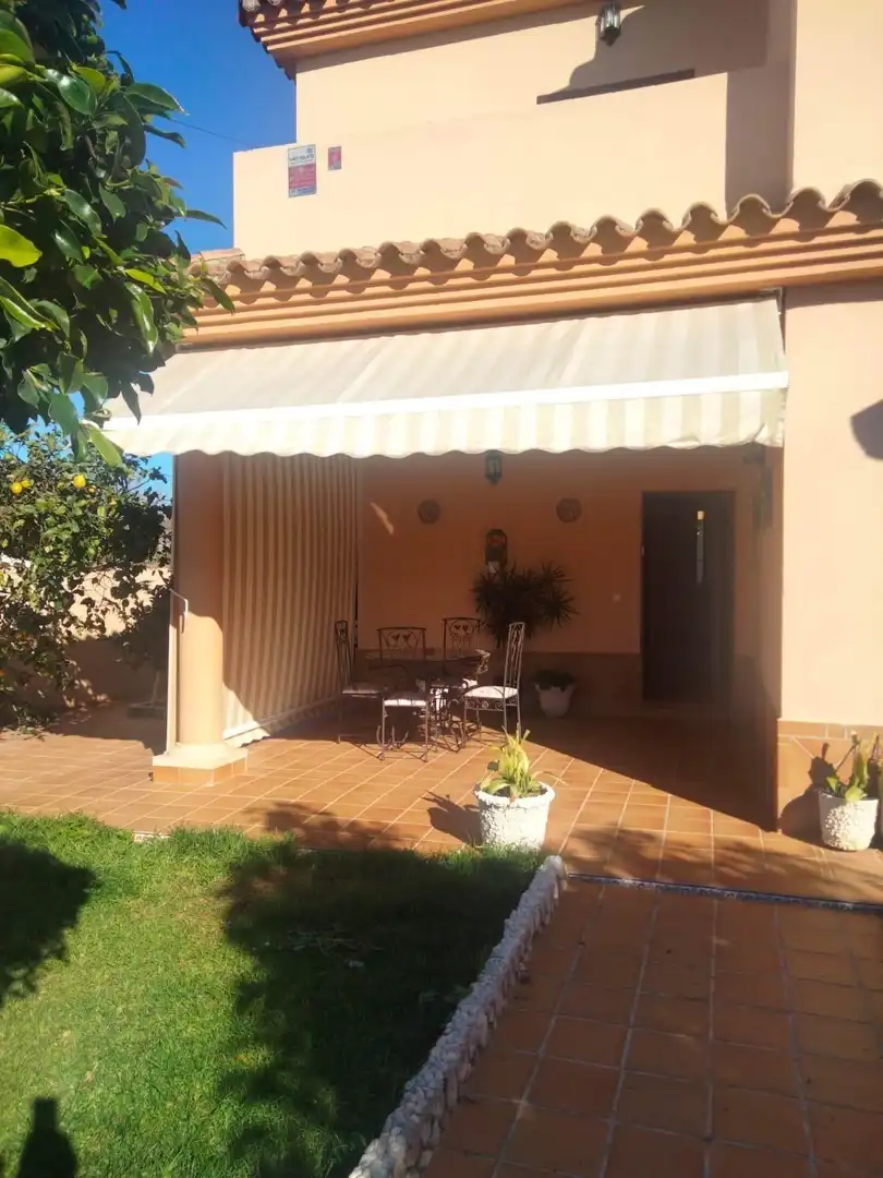 Terraza de Casa o chalet en venta en Chiclana de la Frontera con Aire acondicionado, Jardín privado y Trastero