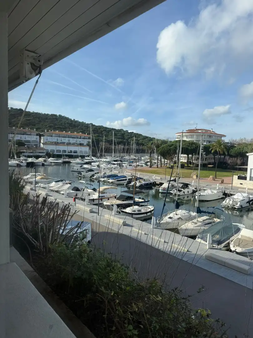Parking de Piso en venta en Castell d'Aro, Platja d'Aro i s'Agaró con Terraza, Trastero y Alarma