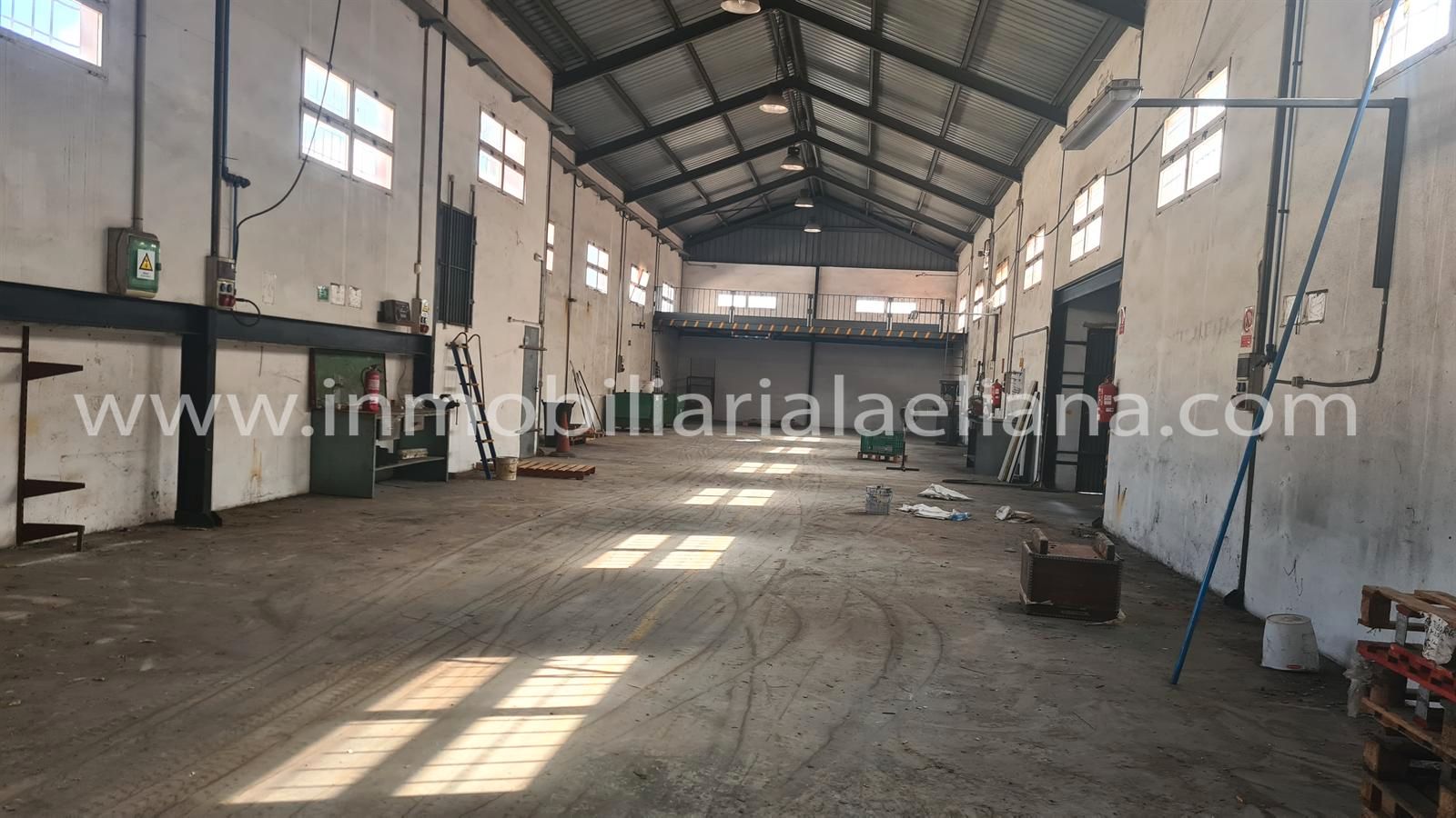 Nau industrial de lloguer en Paterna