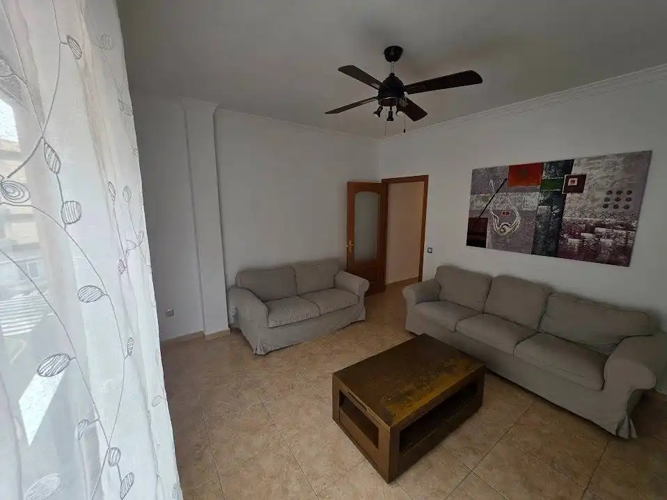 Sala de estar de Piso en venta en Las Palmas de Gran Canaria con Amueblado