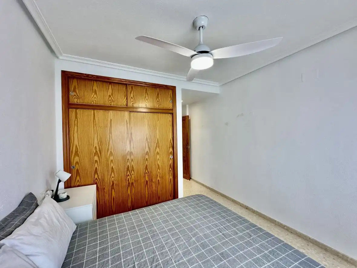 Habitación de Apartamento en venta en Elche / Elx con Calefacción, Terraza y Piscina