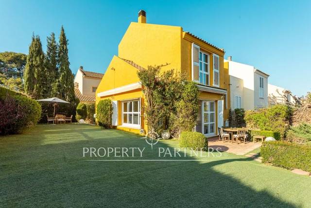 Casa adosada en Venta en Urbanización La Bonaigua en Rocafort