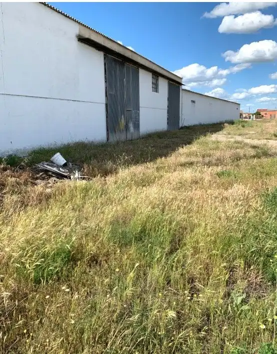 Nave industrial en venta en Valdestillas