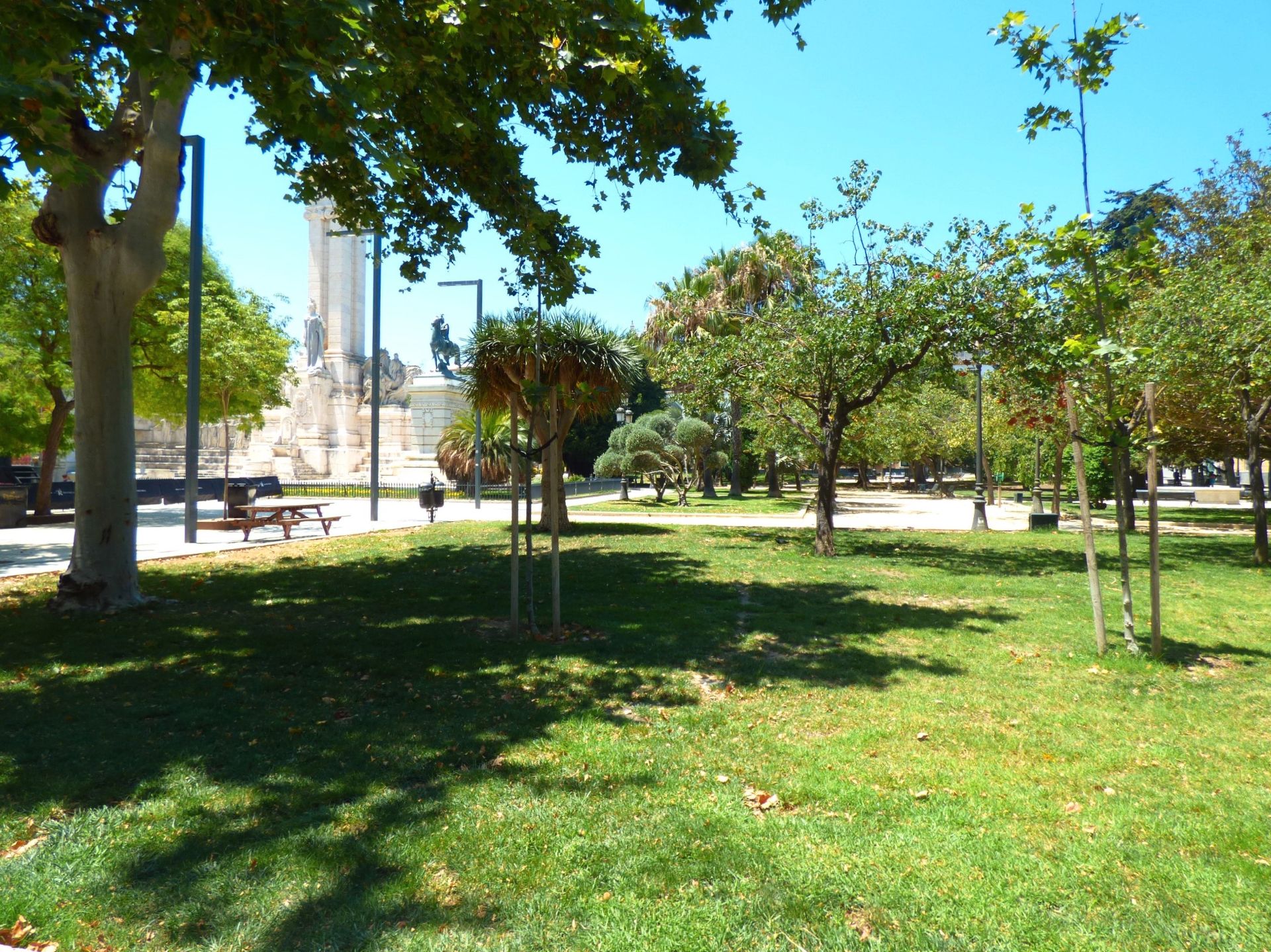Vista exterior de Piso en venta en  Cádiz Capital con Balcón