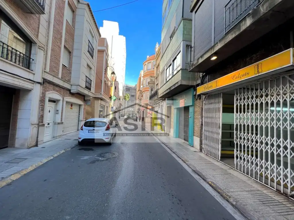 Gewerbefläche zum Verkauf in Casc Urbà, imagen 2