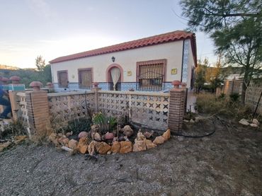 Casa rústica amb piscina en venda a Las Lomas - Las Yucas