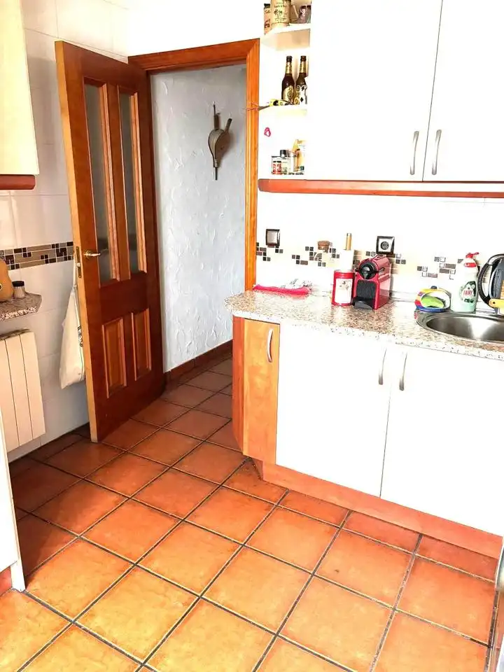 Cuina de Casa adosada en venda en El Hoyo de Pinares  amb Calefacció i Terrassa