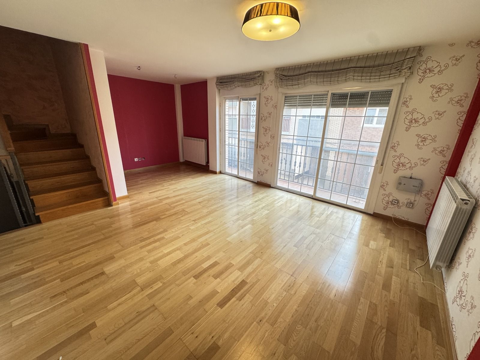 Sala d'estar de Casa o xalet en venda en Villanueva de Gállego amb Aire condicionat