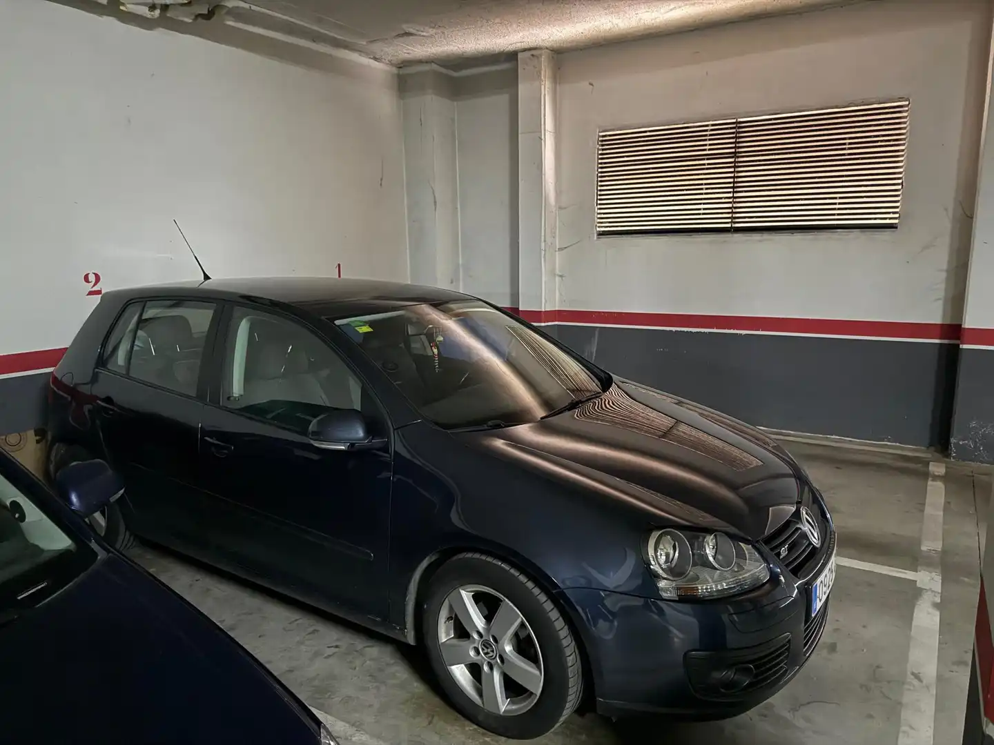 Parking de Apartamento en venta en Valencia de Don Juan con Calefacción y Terraza