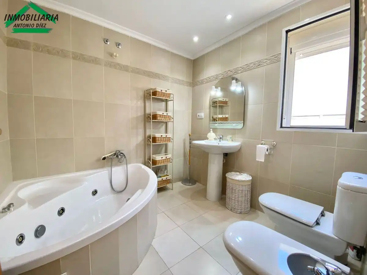 Bany de Casa o xalet en venda en Aspe amb Aire condicionat, Terrassa i Moblat