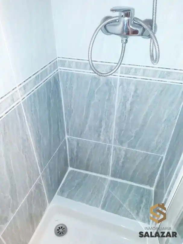 Baño de Piso de alquiler en Bilbao  con Calefacción, Terraza y Balcón