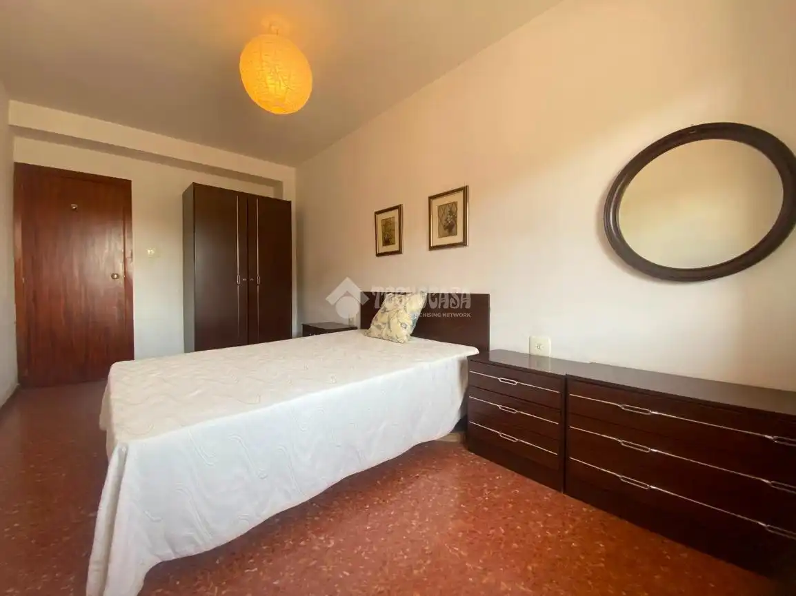 Habitación de Piso en venta en Zaragoza con Calefacción, Terraza y Balcón