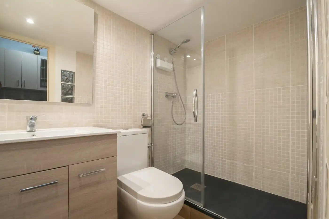 Baño de Estudio en venta en Barcelona con Aire acondicionado, Calefacción y Amueblado