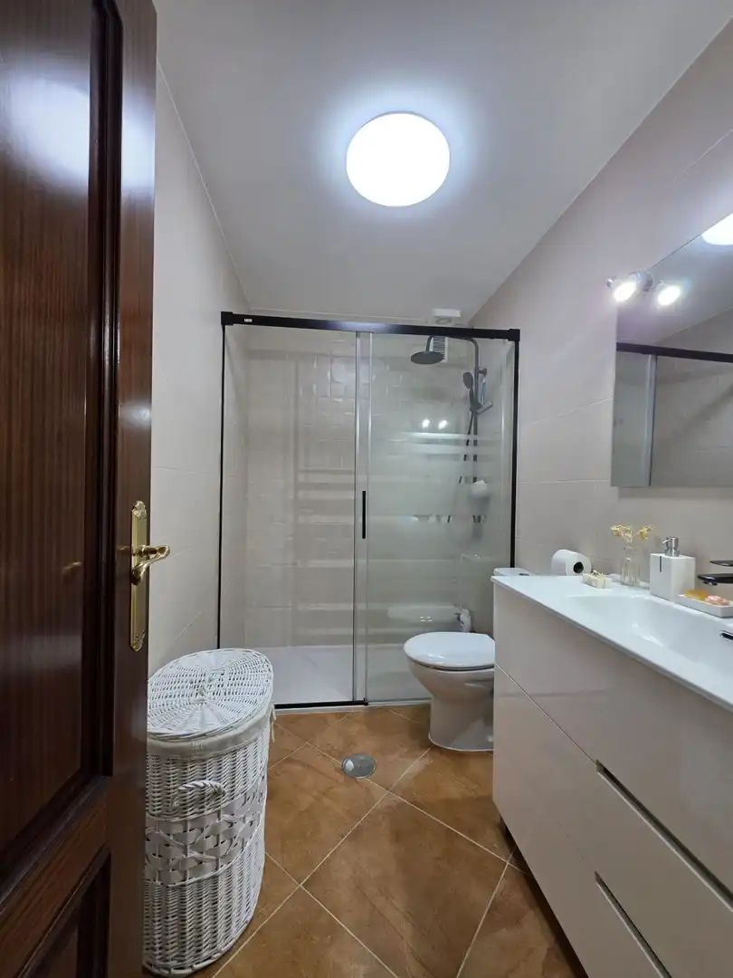 Baño de Piso en venta en Carmona con Aire acondicionado