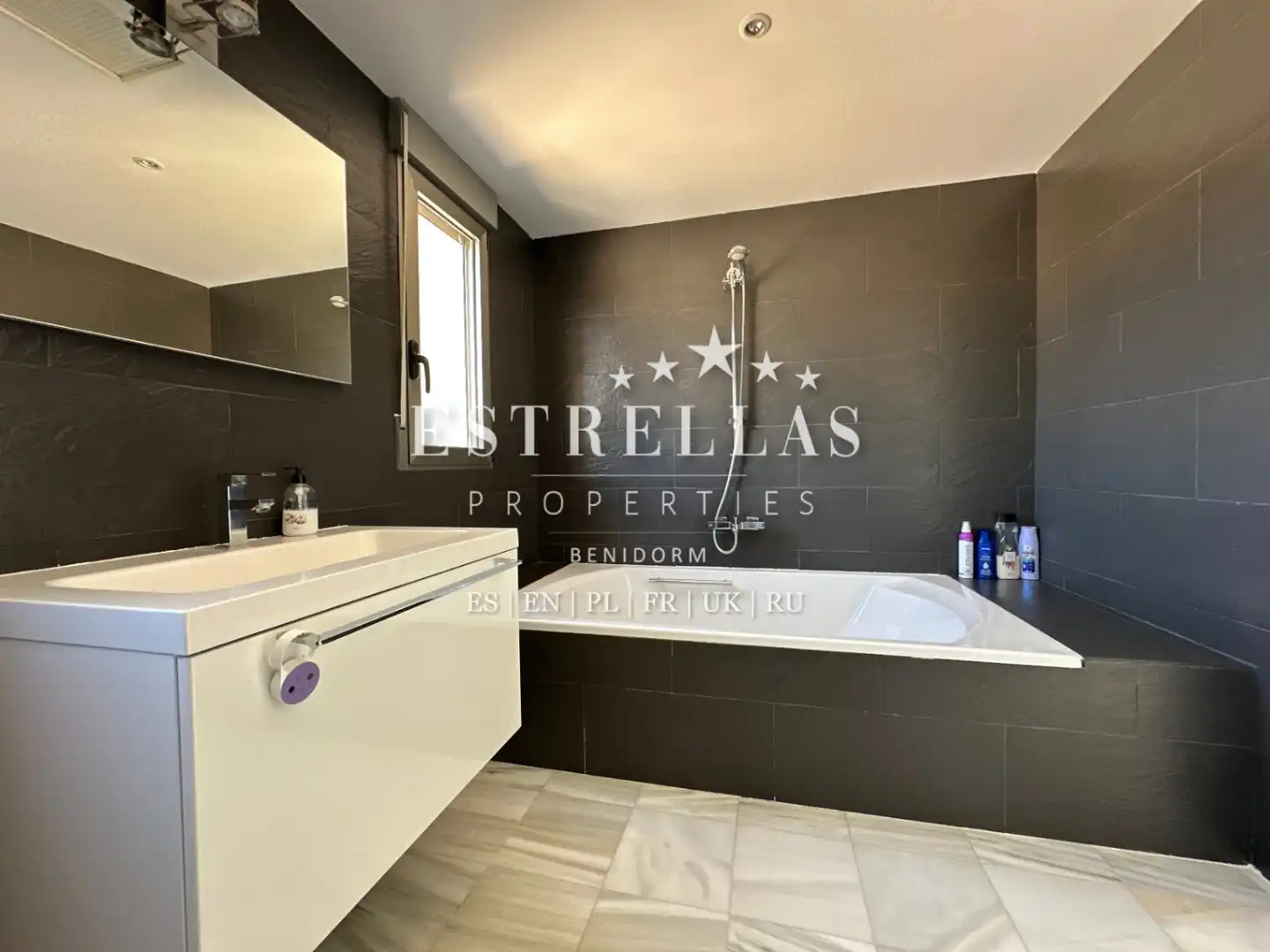 Baño de Casa o chalet en venta en Villajoyosa / La Vila Joiosa con Aire acondicionado, Jardín privado y Terraza