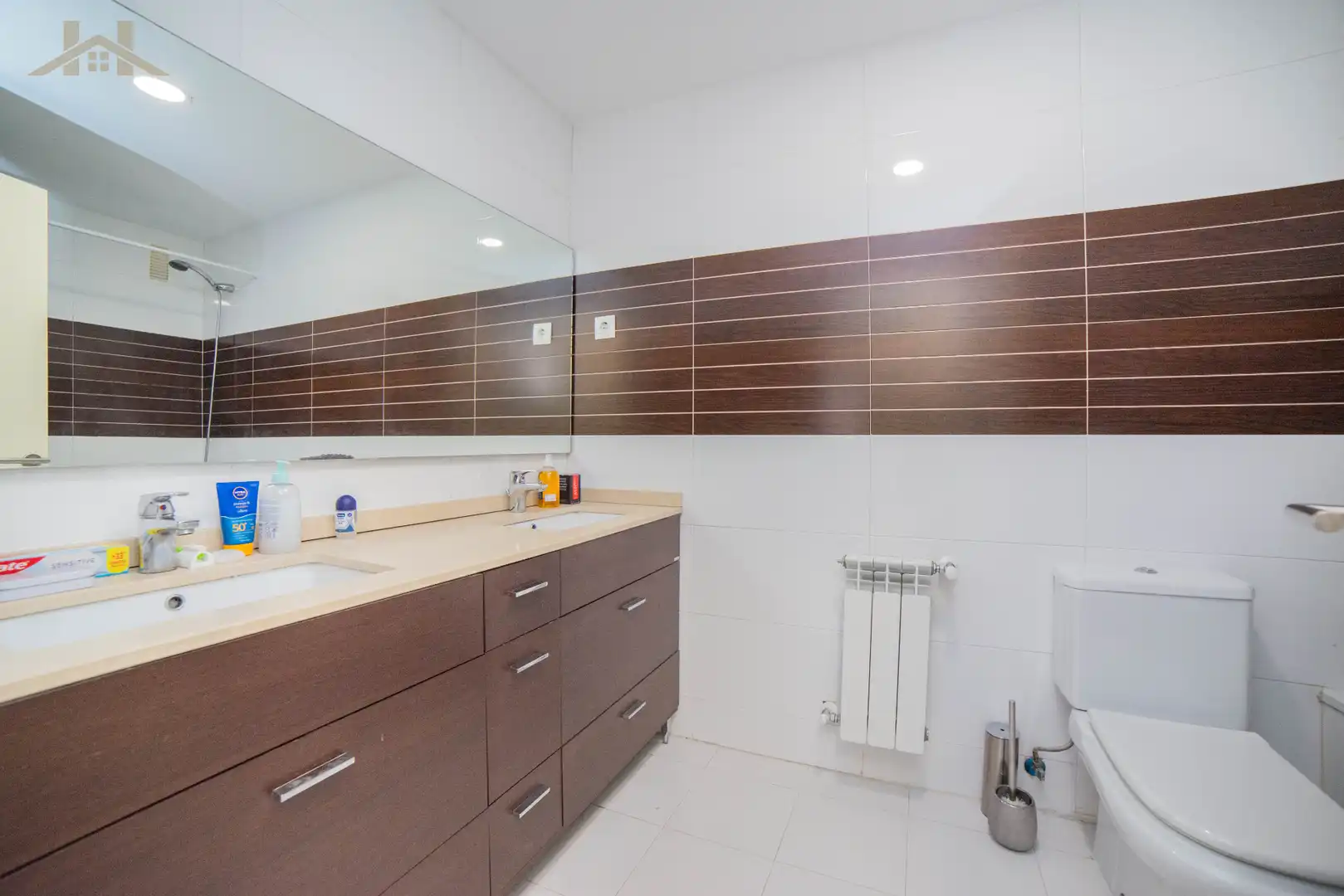 Baño de Casa adosada en venta en Valdemoro con Aire acondicionado, Calefacción y Jardín privado