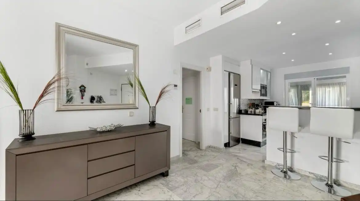 Apartamento con piscina en venta en Milla de Oro