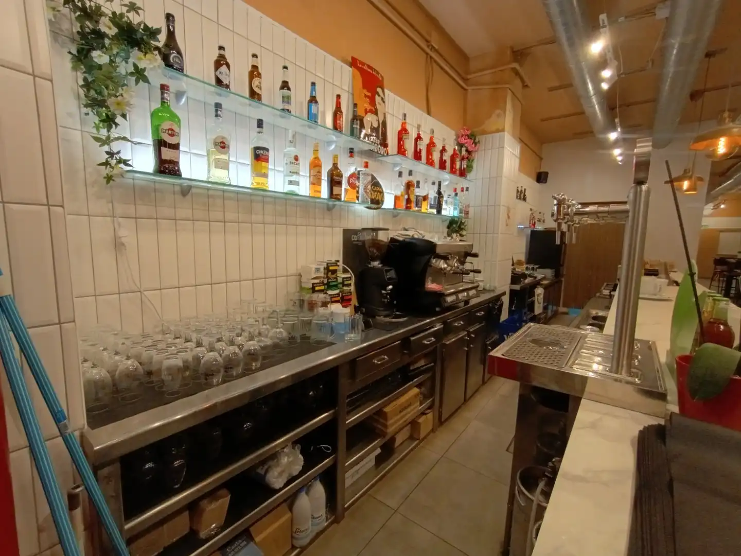 Business premises for transfer in Eixample, imagen 30