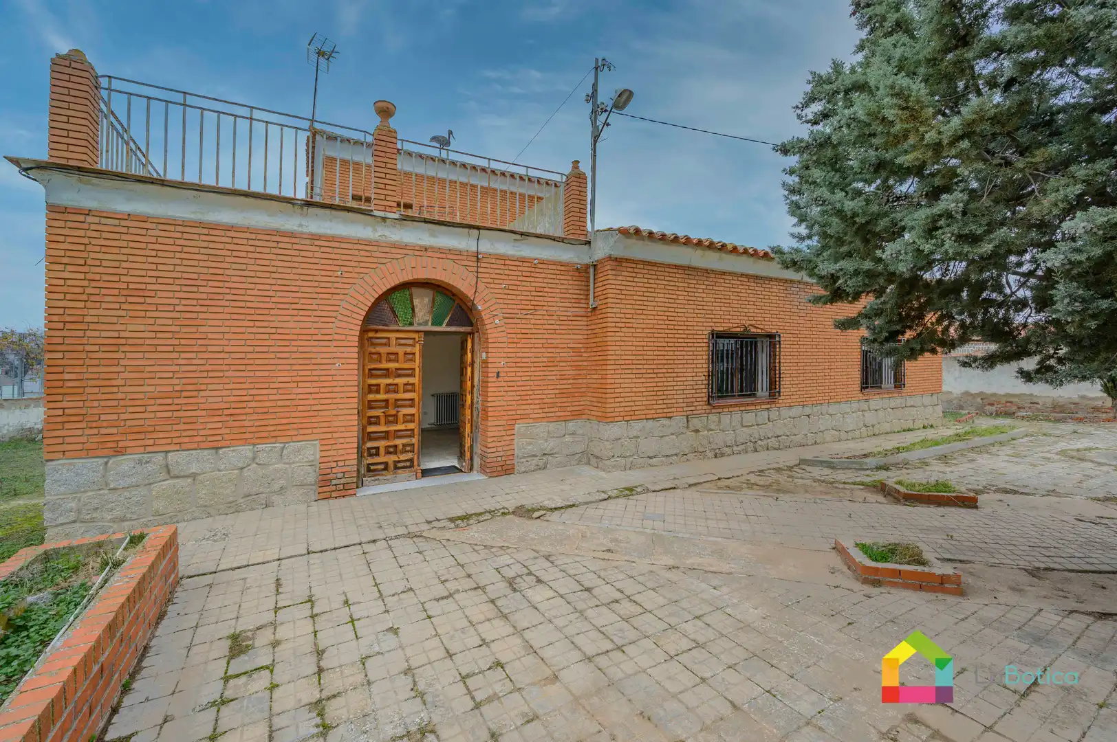 Vista exterior de Casa o xalet en venda en Ajofrín amb Jardí privat i Terrassa