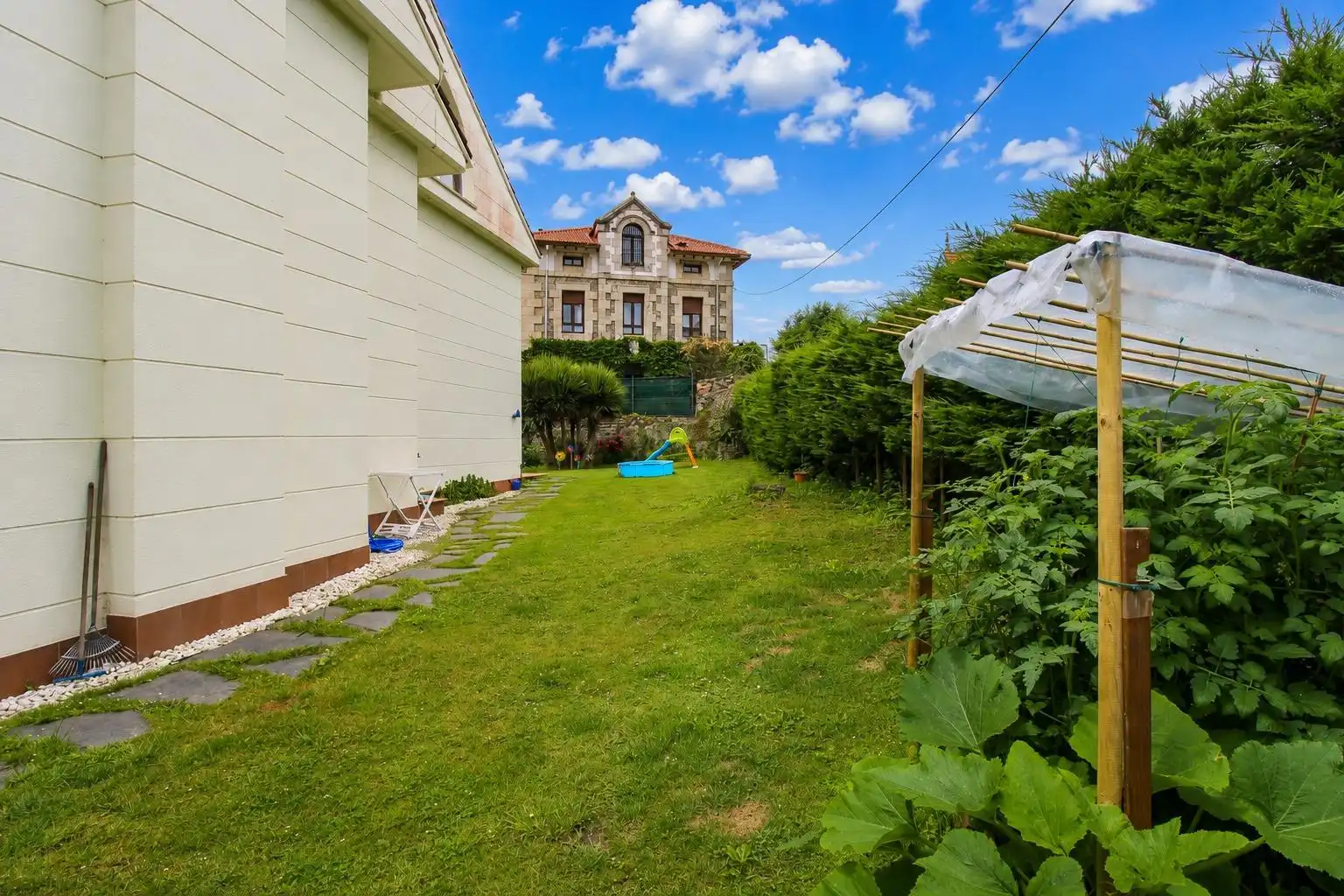 Jardí de Casa adosada en venda en Piélagos amb Calefacció, Jardí privat i Parquet
