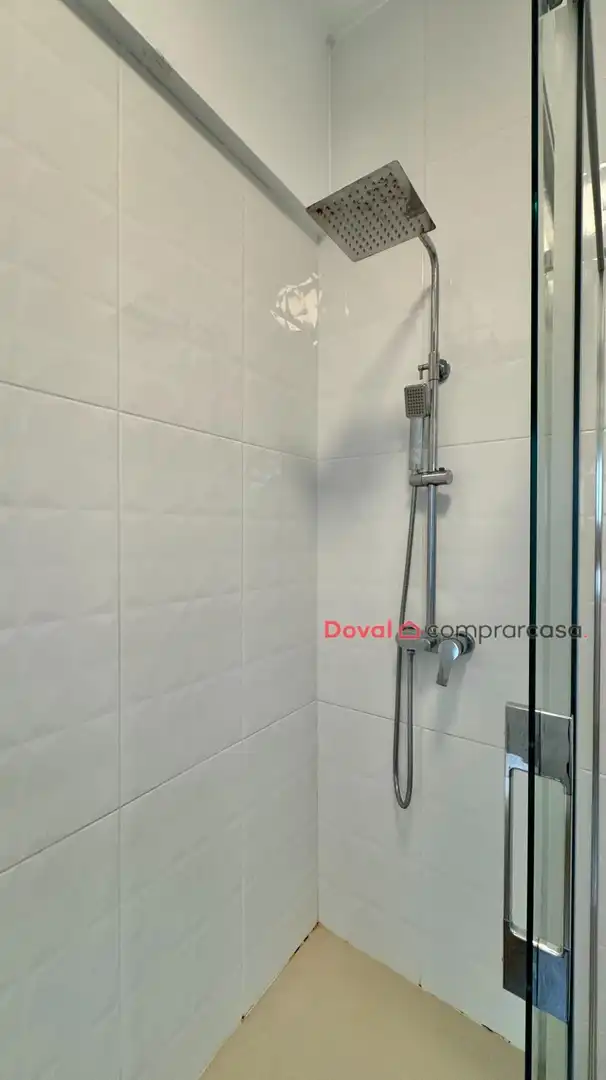 Baño de Piso de alquiler en Vigo  con Calefacción y Amueblado