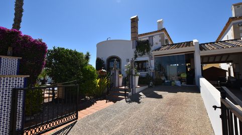 Villa independiente en esquina con auteacutentico estilo mediterraacuteneo en La Finca Golfampnbsp  Esta preciosa villa independie, immagine 2