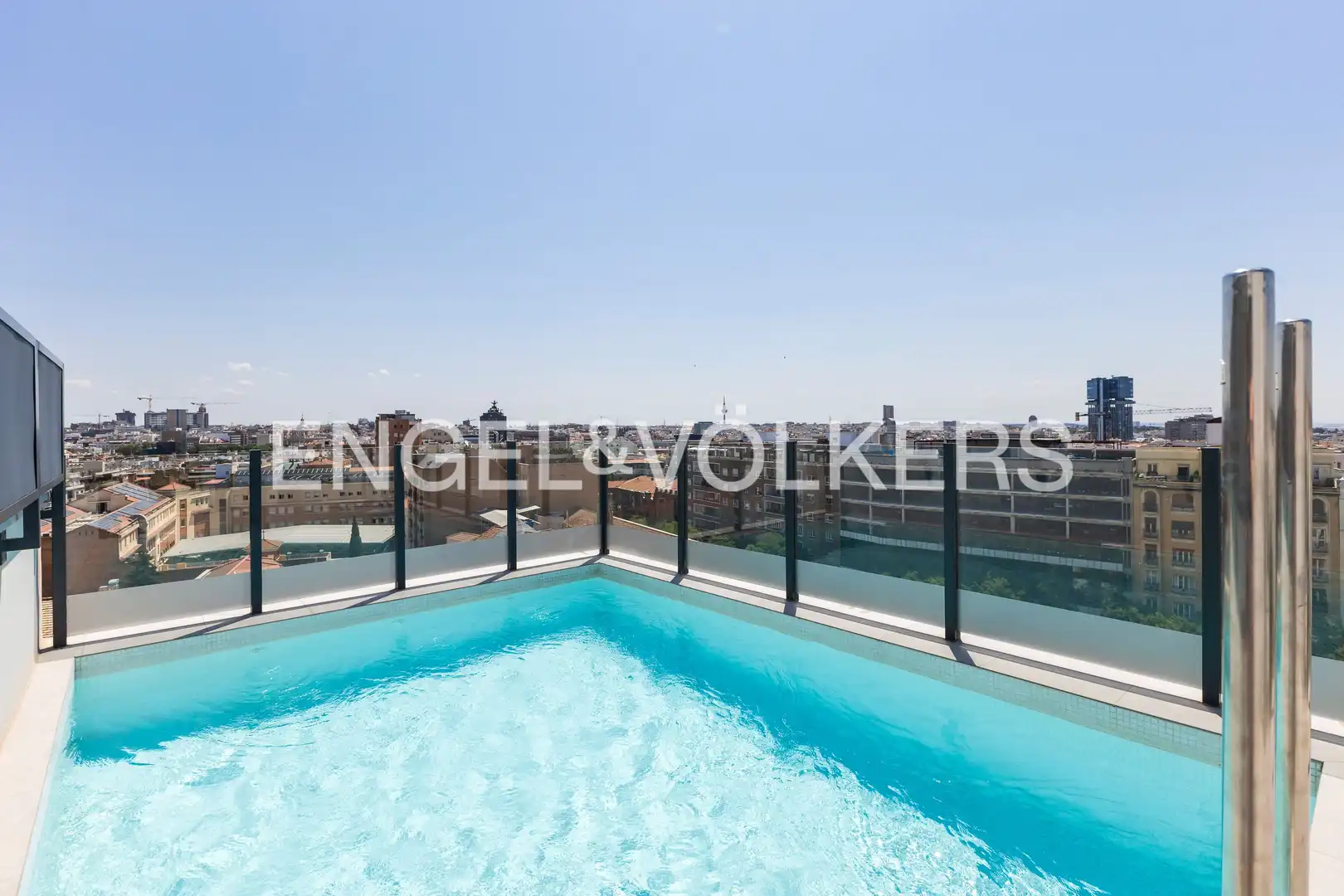 Piscina de Ático en venta en Madrid con Aire acondicionado, Calefacción y Terraza