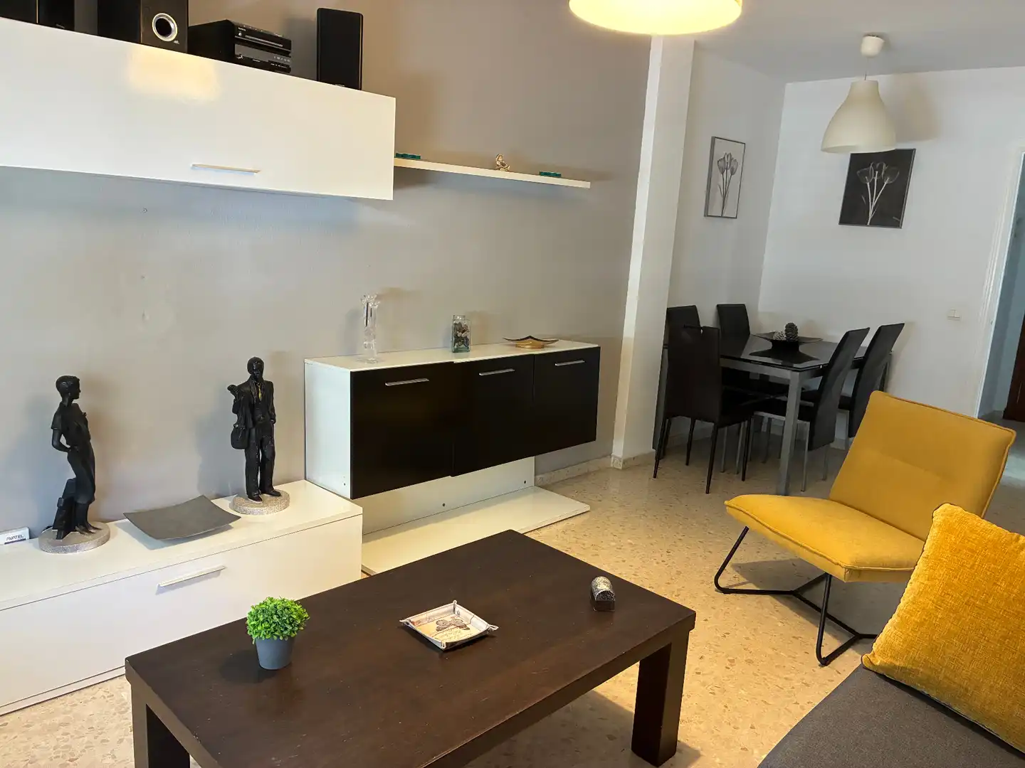 Wohnzimmer von Wohnung zur Miete in Los Barrios mit Möbliert