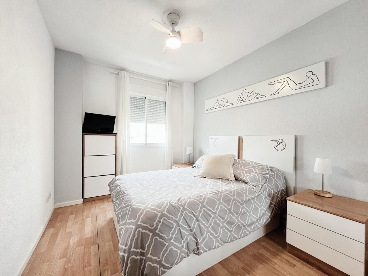 Bedroom of Flat for sale in  Madrid Capital  with Air Conditioner, Heating and Terrace