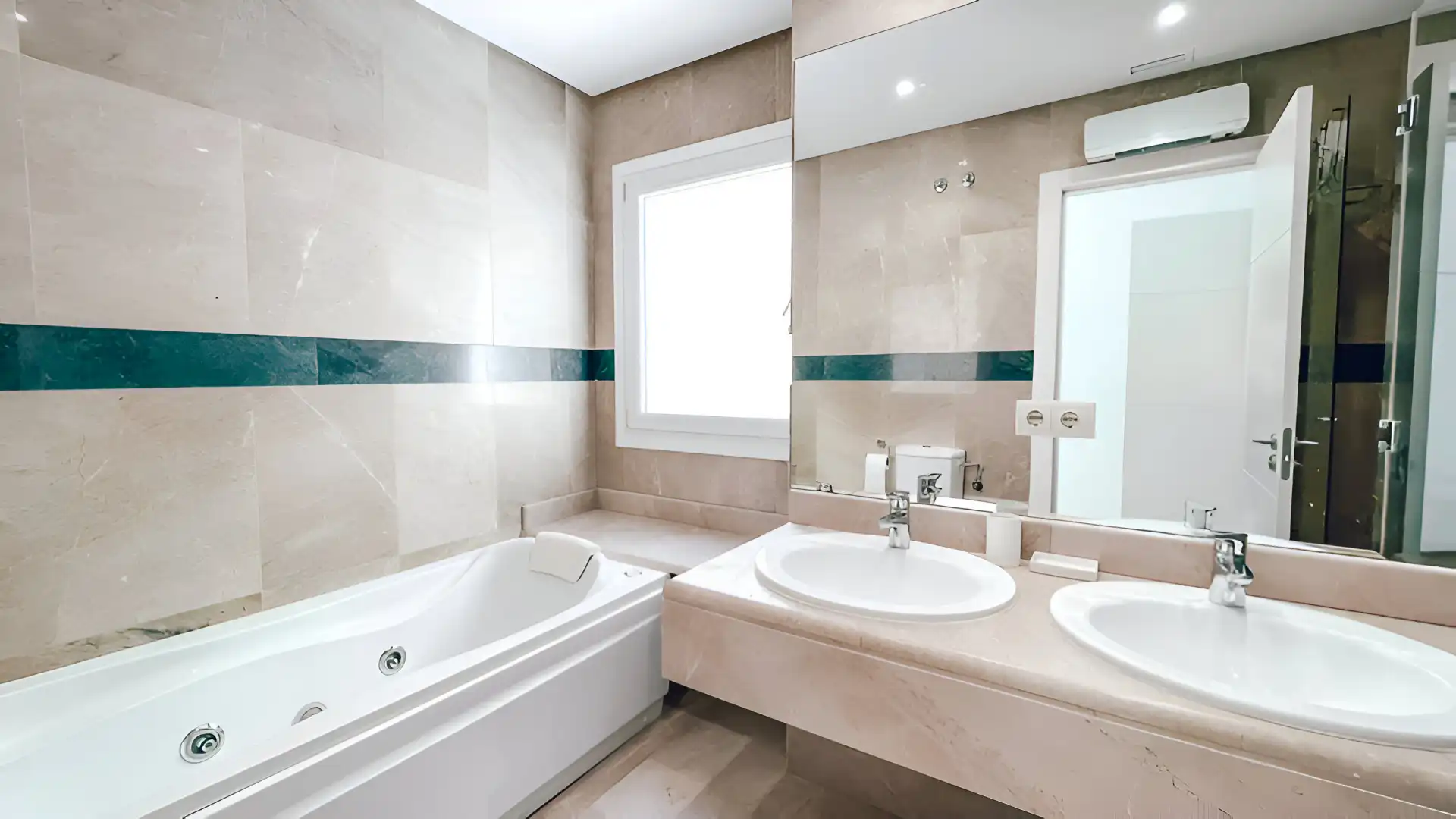 Apartamento con piscina en venta en Marbella Centro, imagen 14