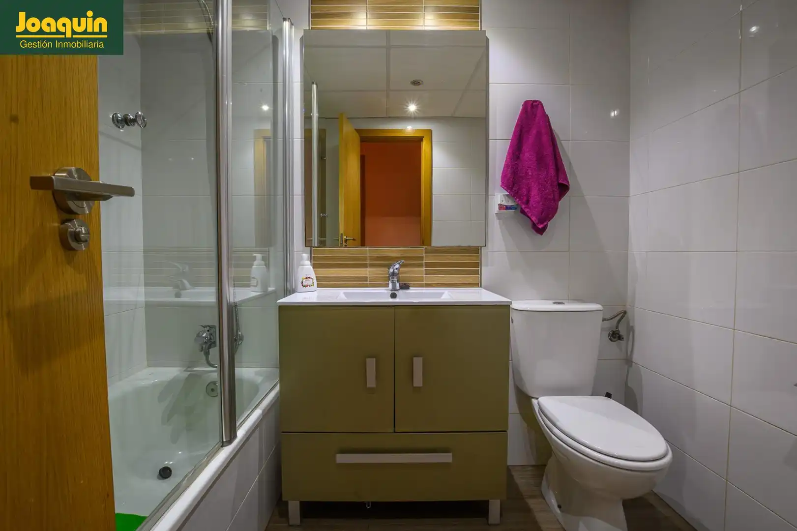 Bathroom of Flat for sale in Córdoba  with Air Conditioner, Heating and Terrace